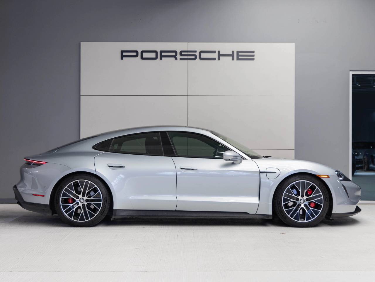 2022 Porsche Taycan Taycan 4S (MY22)