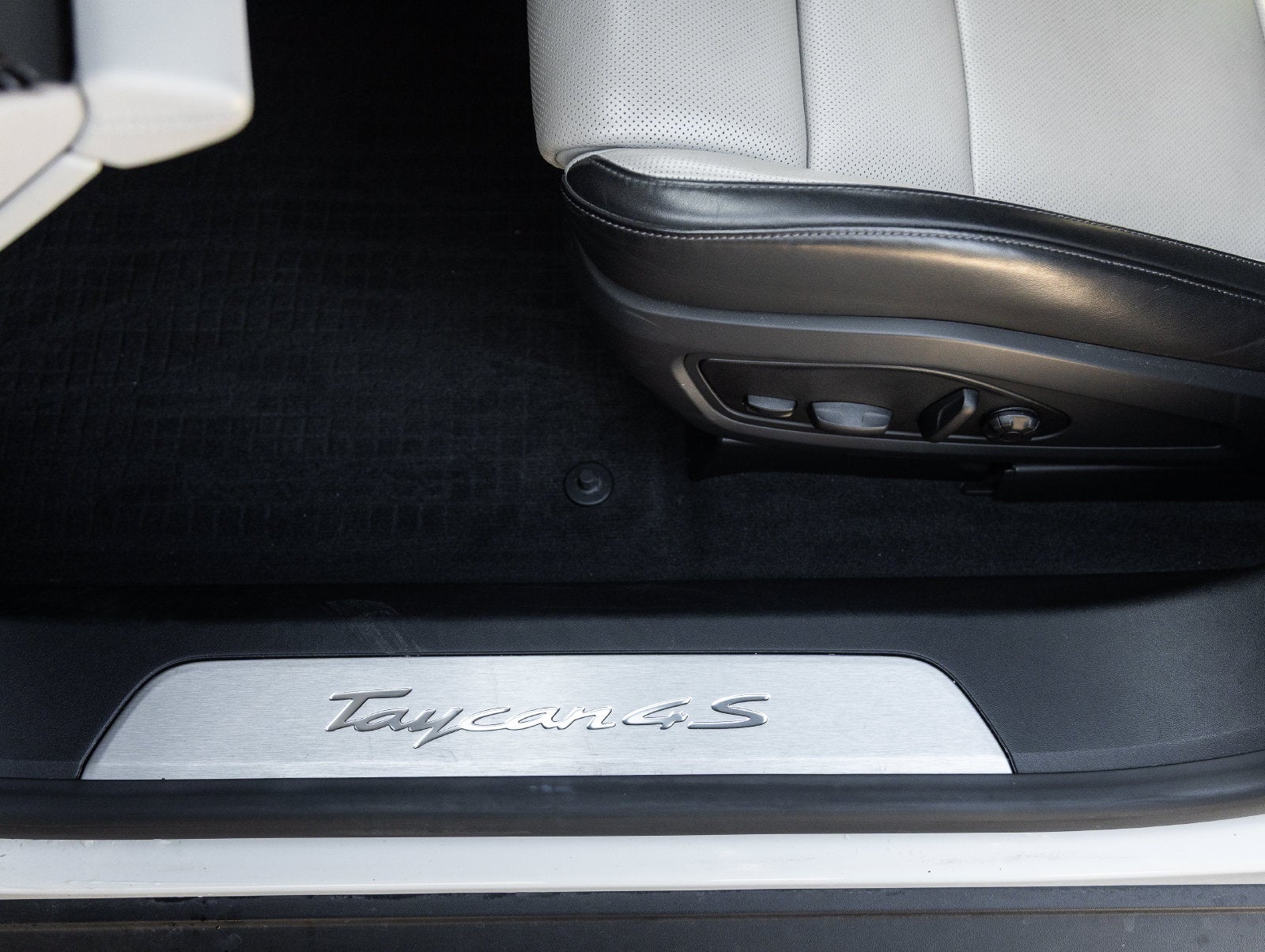2025 Porsche Taycan Taycan 4S