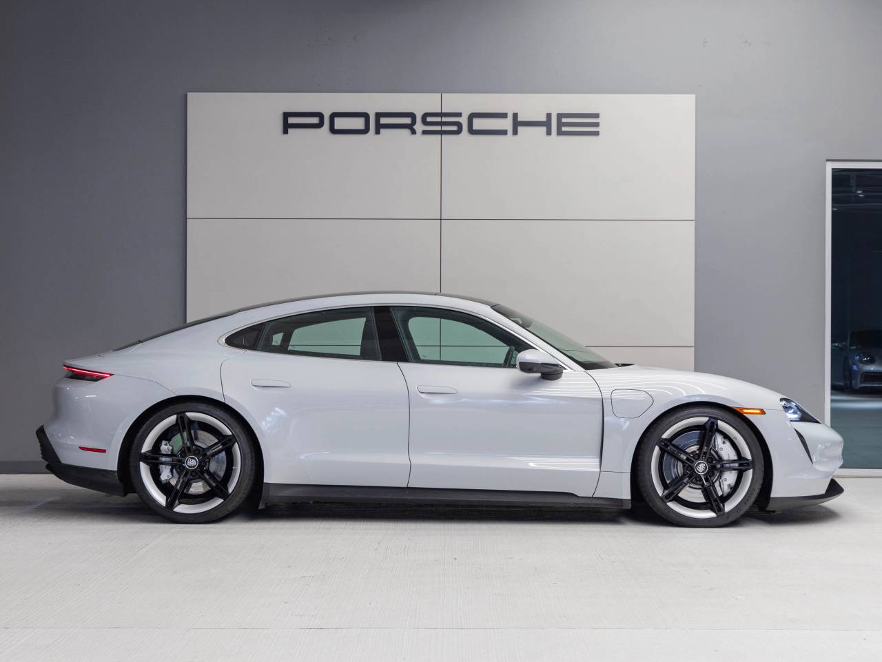 2024 Porsche Taycan Taycan 4S (MY24)