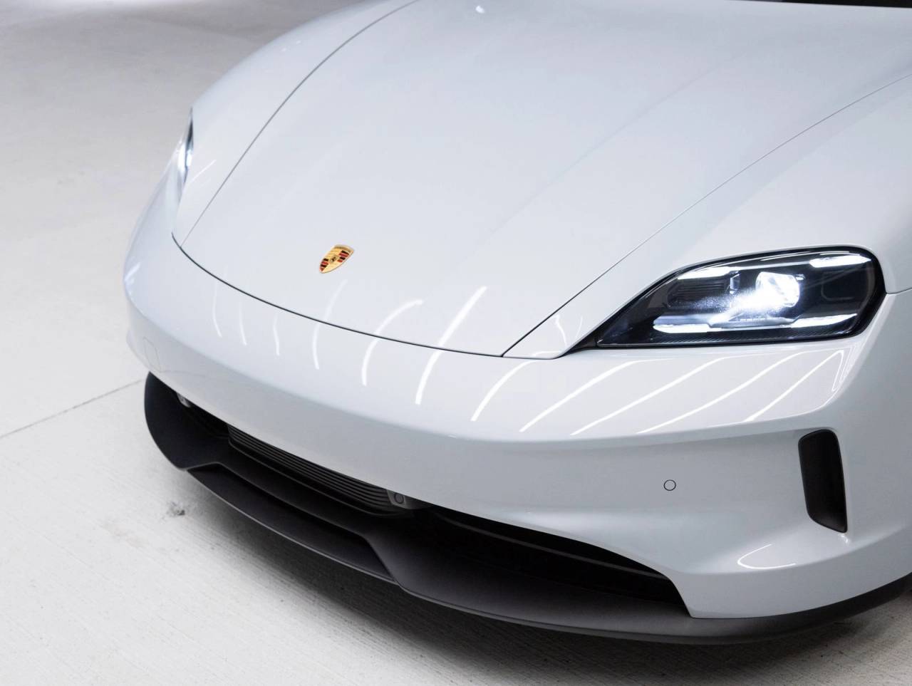 2026 Porsche Taycan 4S