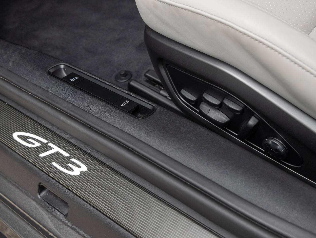 2022 Porsche 911 GT3 with Touring Package