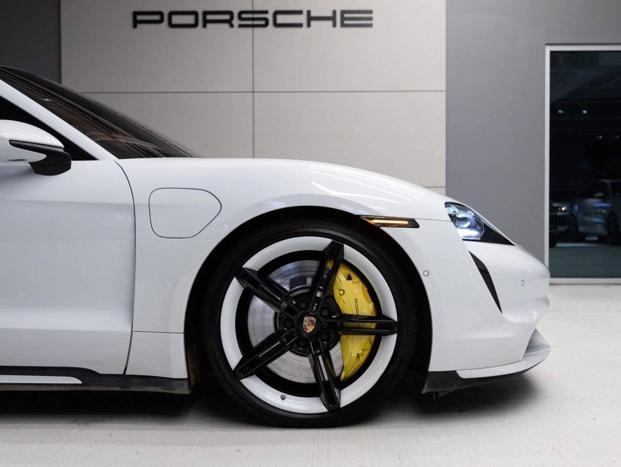 2020 Porsche Taycan Taycan Turbo