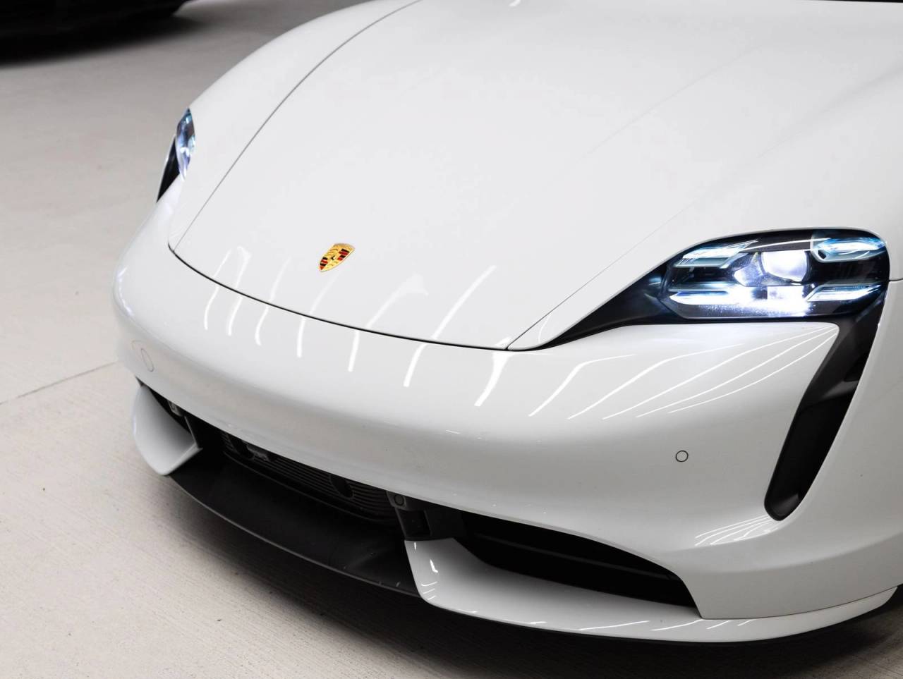 2020 Porsche Taycan Taycan Turbo