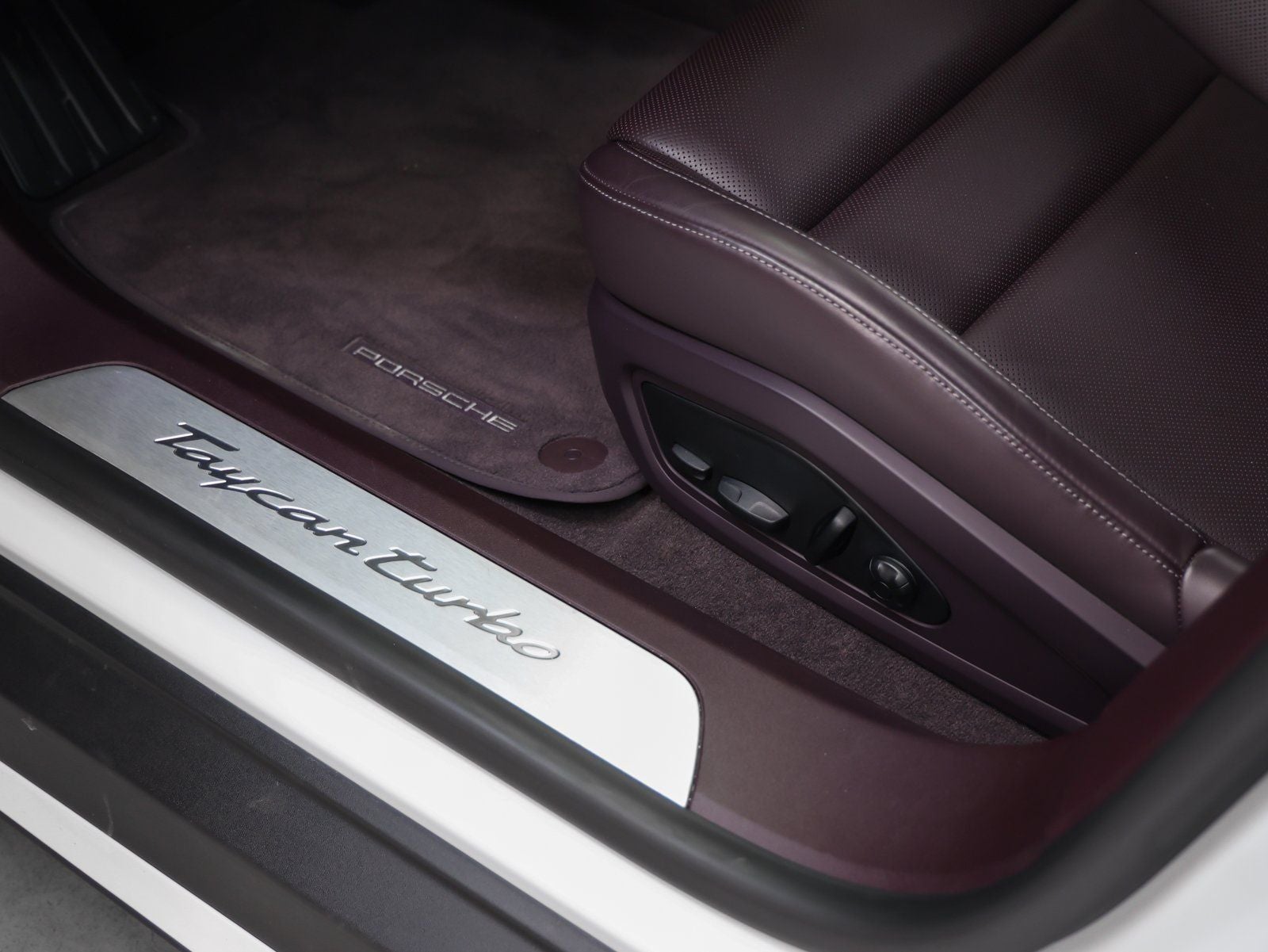 2024 Porsche Taycan Turbo