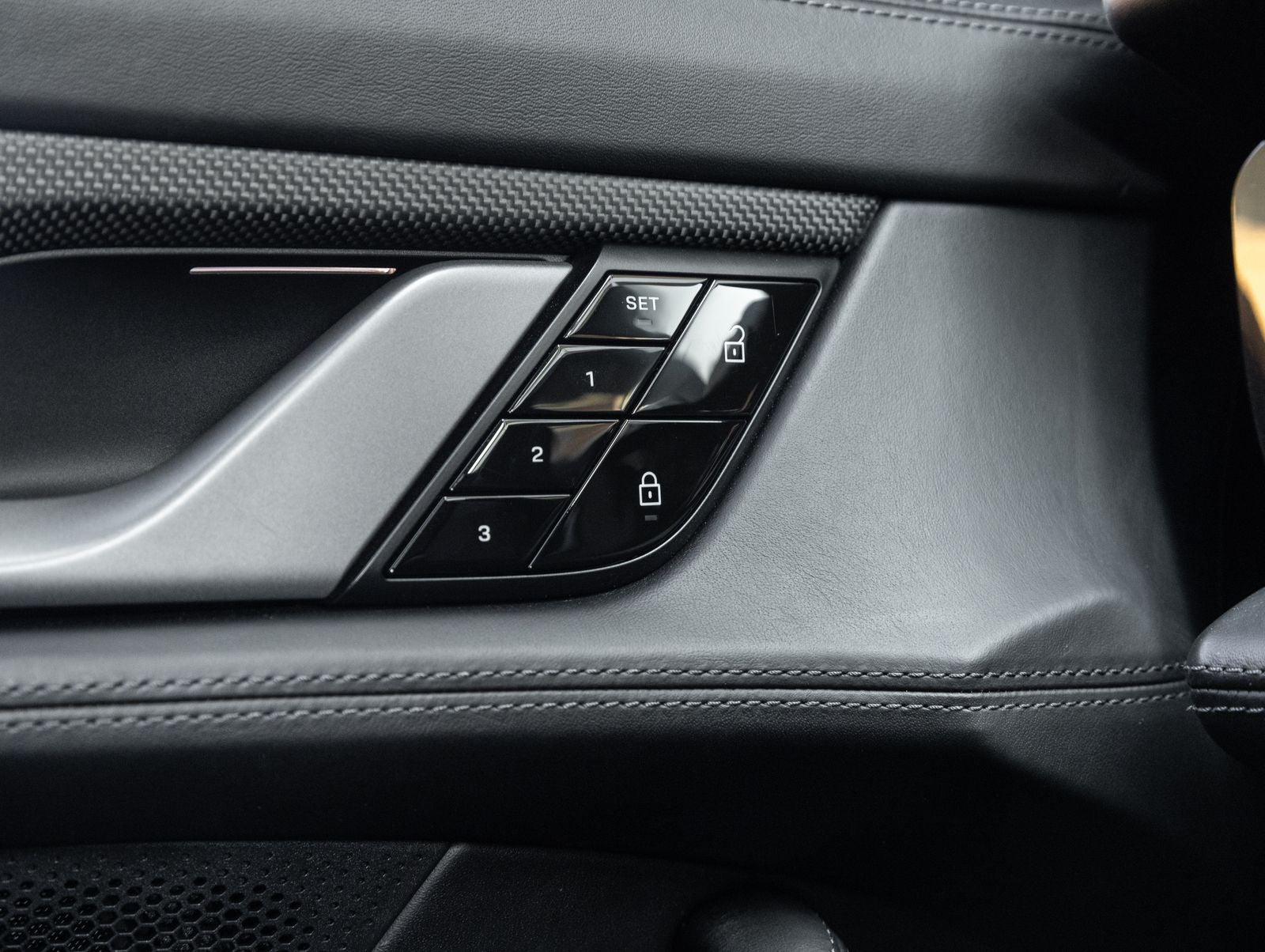 2021 Porsche Taycan Taycan Turbo S