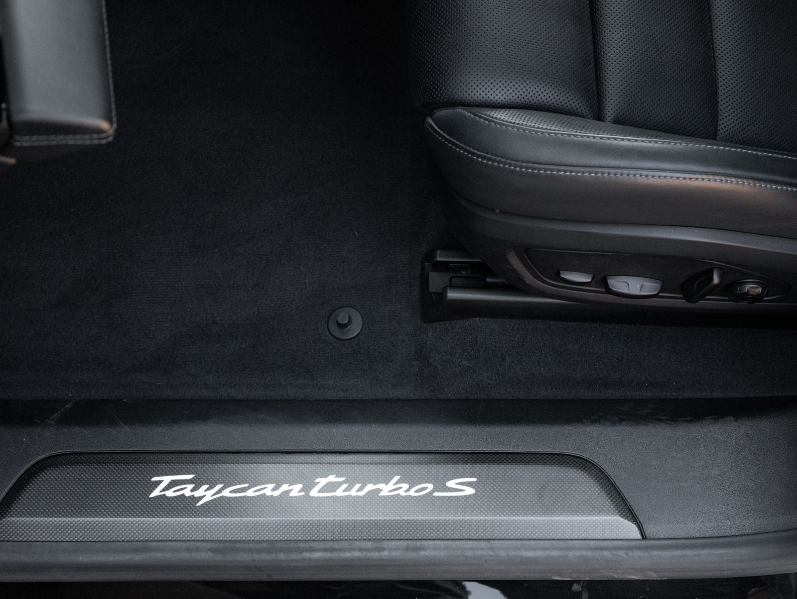 2021 Porsche Taycan Taycan Turbo S