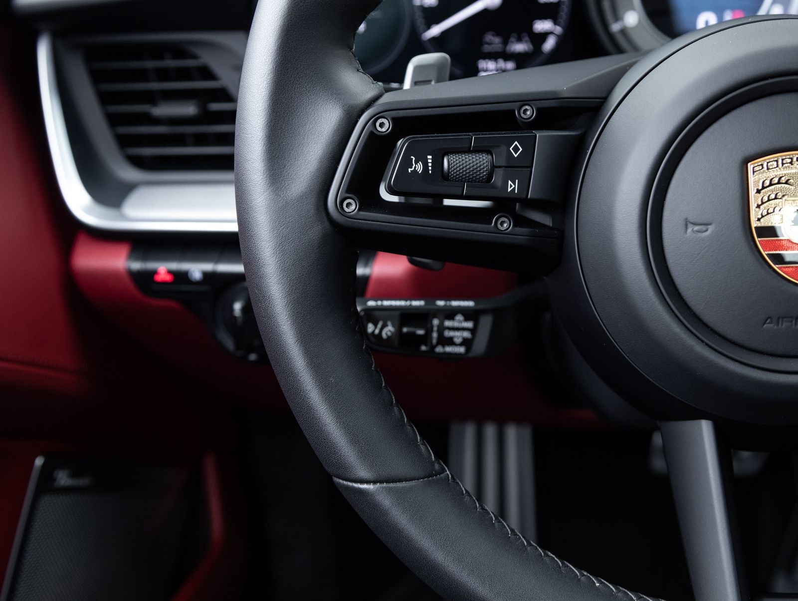 2025 Porsche 911 Turbo S