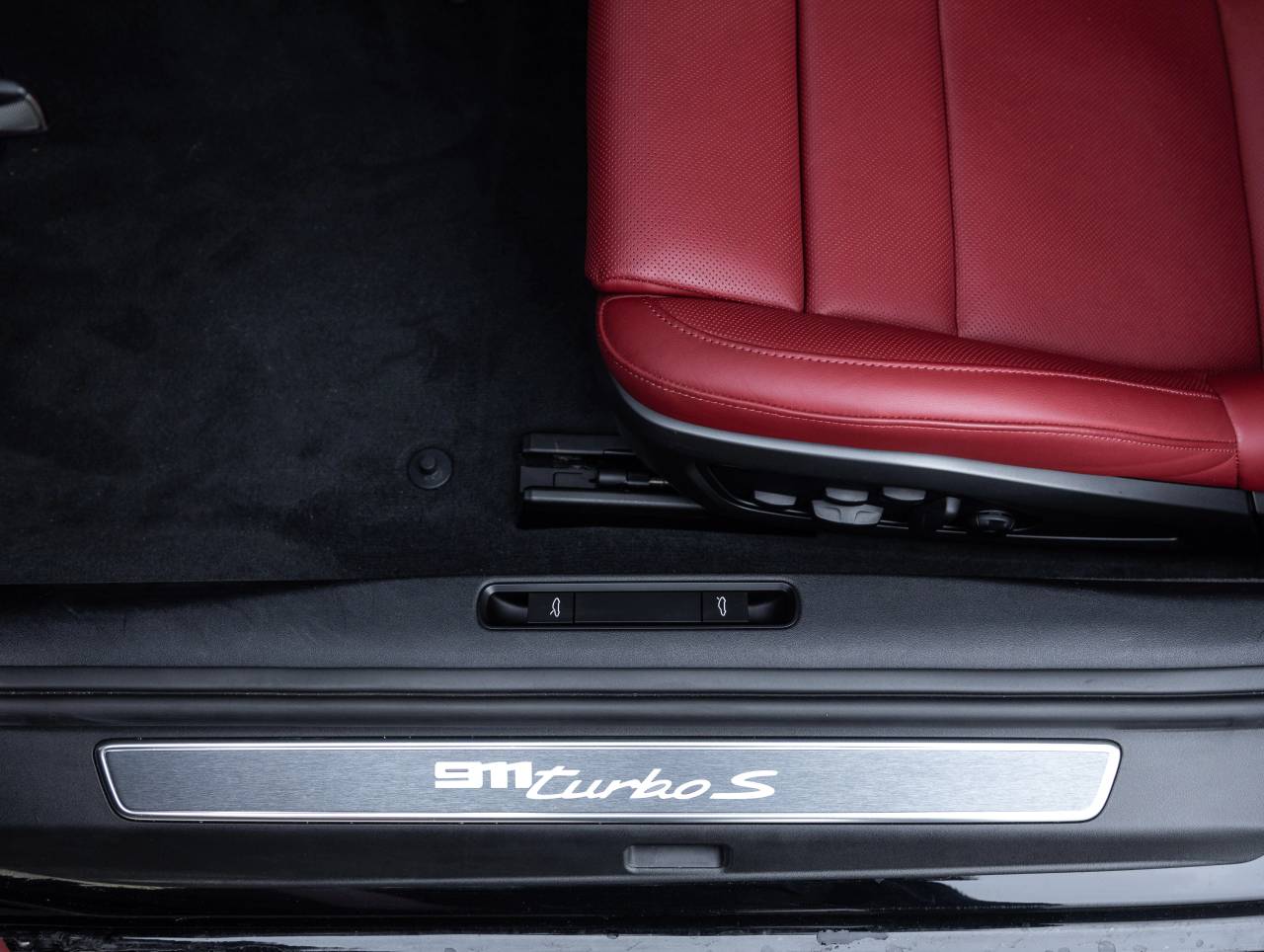 2025 Porsche 911 Turbo S