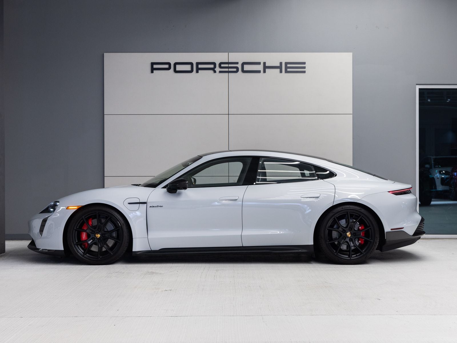 2023 Porsche Taycan GTS