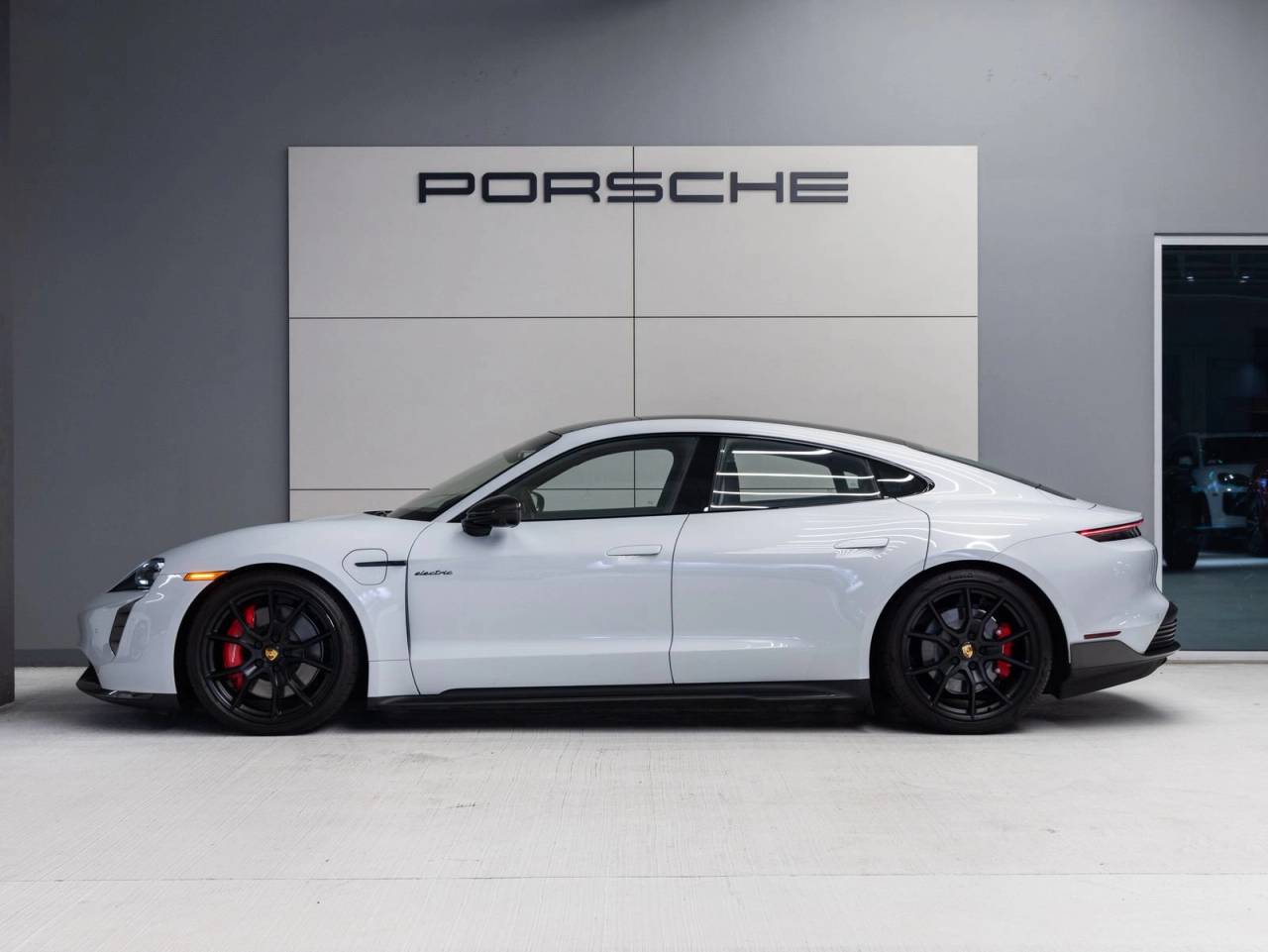 2023 Porsche Taycan GTS
