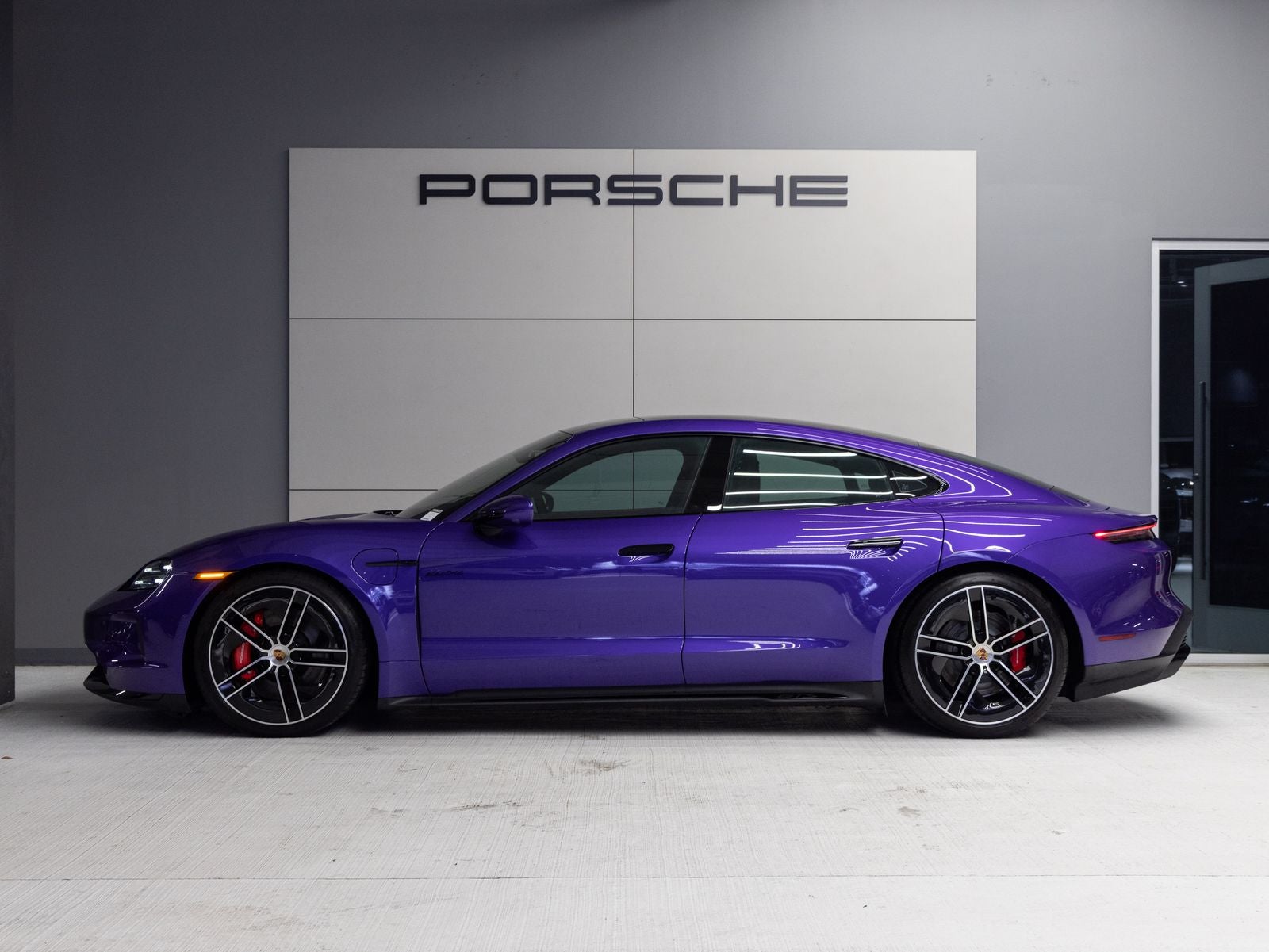 2025 Porsche Taycan GTS