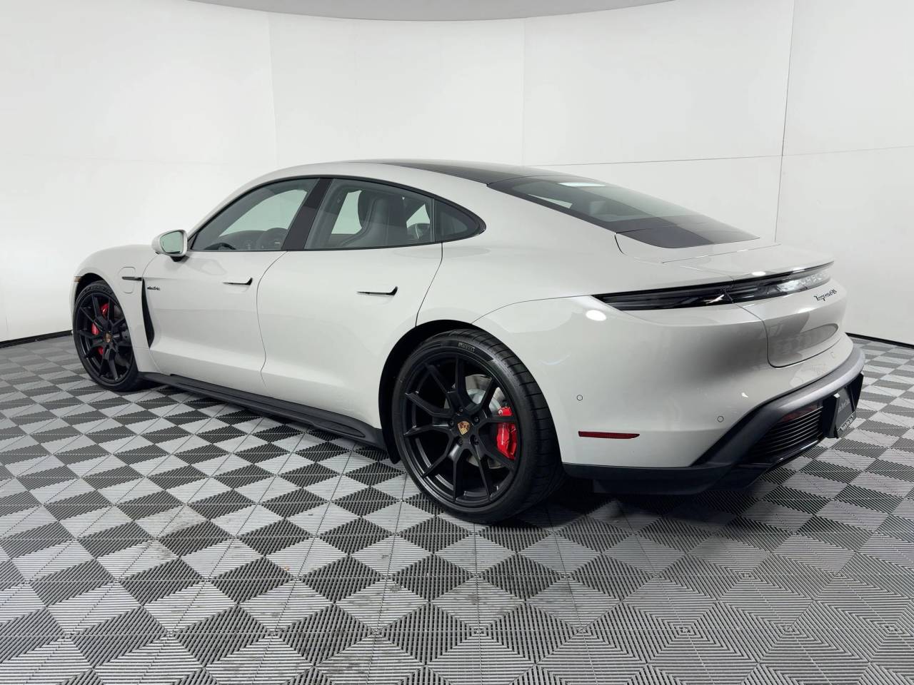 2026 Porsche Taycan GTS