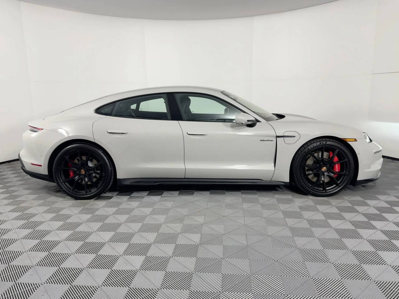 2026 Porsche Taycan GTS