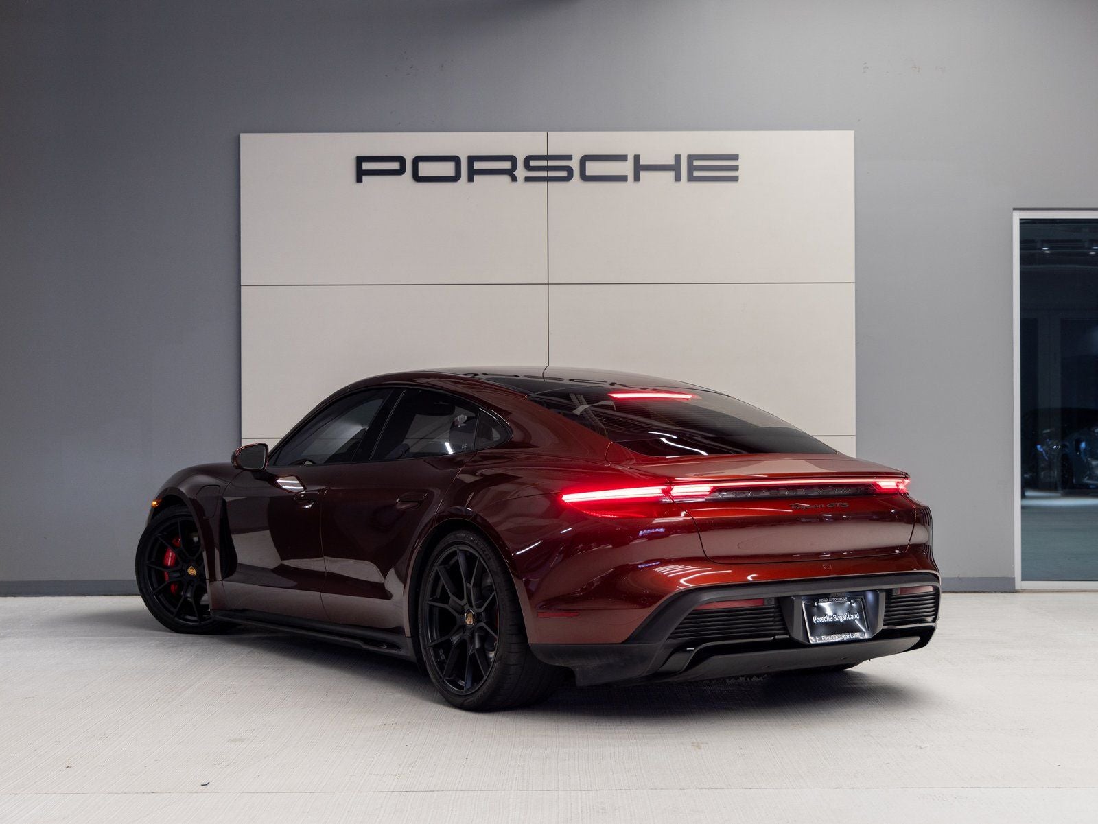 2022 Porsche Taycan Taycan GTS (MY22)