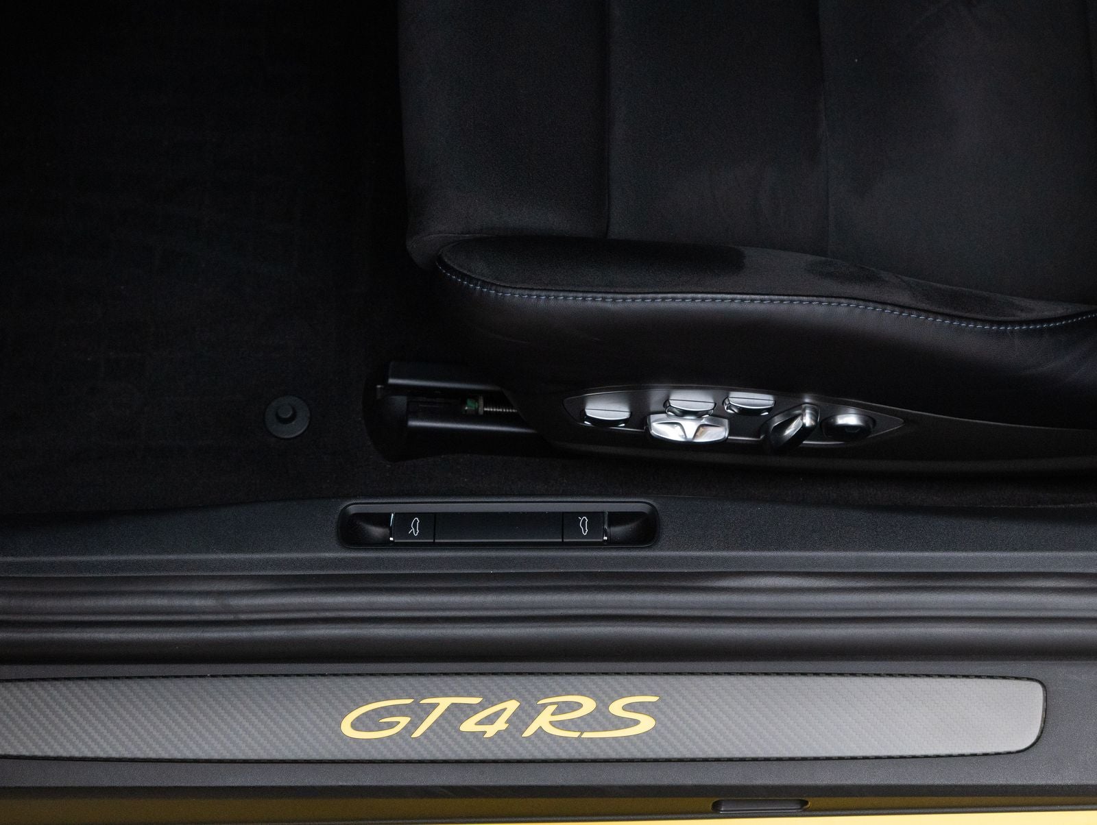 2024 Porsche 718 Cayman GT4 RS