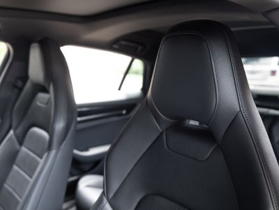 2025 Porsche Panamera 4 E-Hybrid