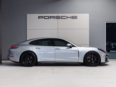 2025 Porsche Panamera 4 E-Hybrid