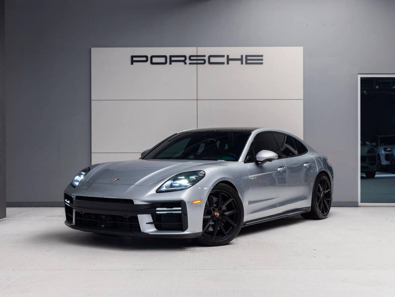 2025 Porsche Panamera 4 E-Hybrid