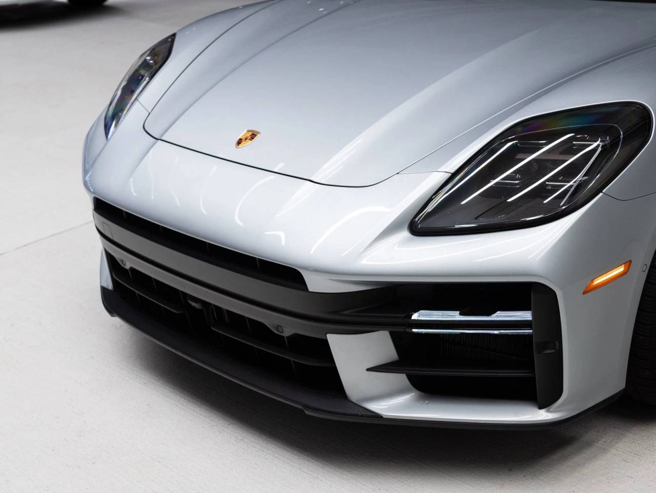 2025 Porsche Panamera 4 E-Hybrid