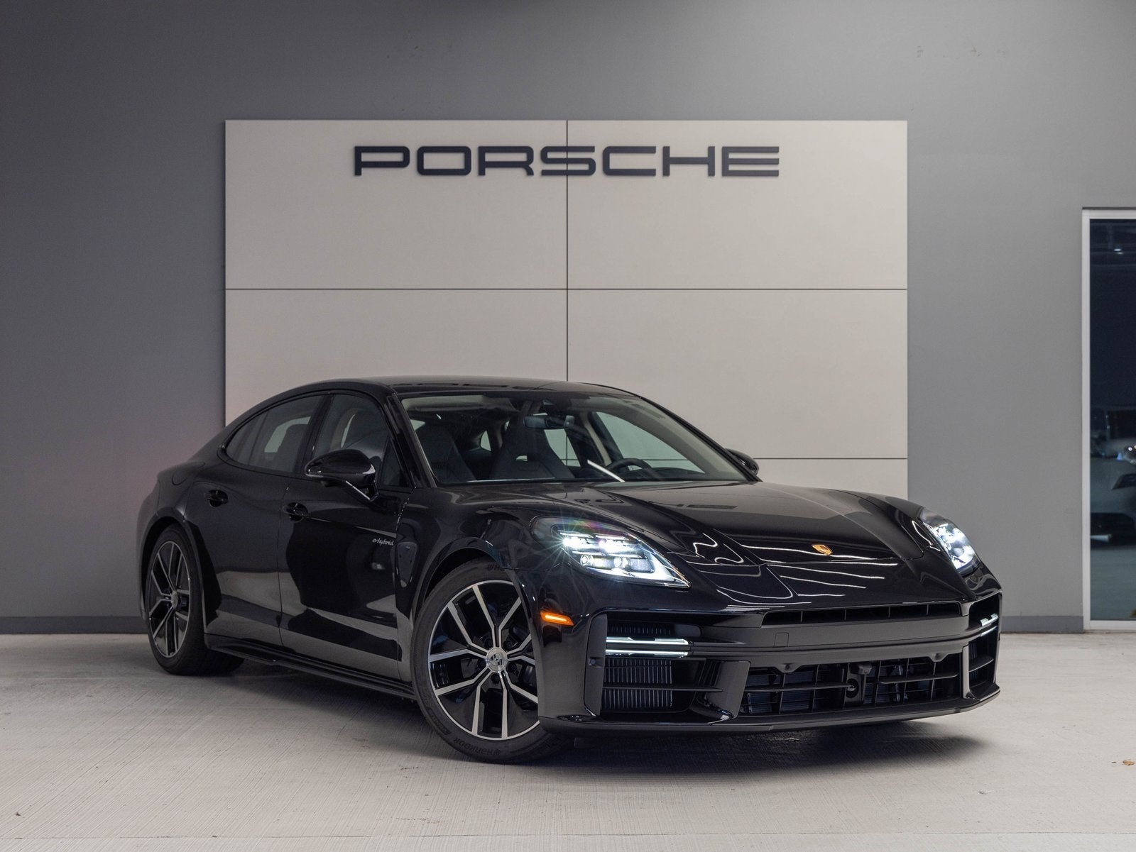 2026 Porsche Panamera Panamera 4 E-Hybrid