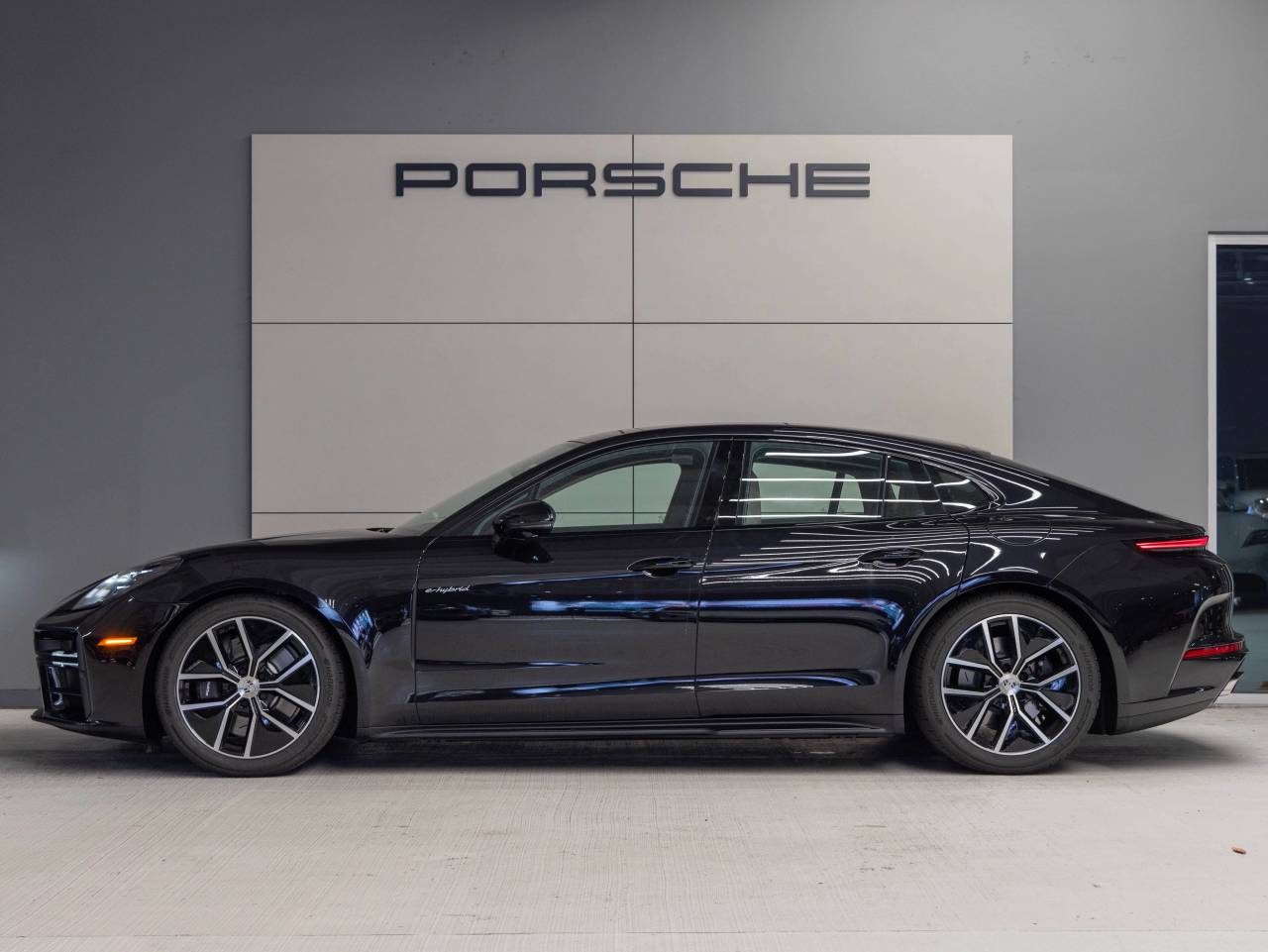 2026 Porsche Panamera Panamera 4 E-Hybrid