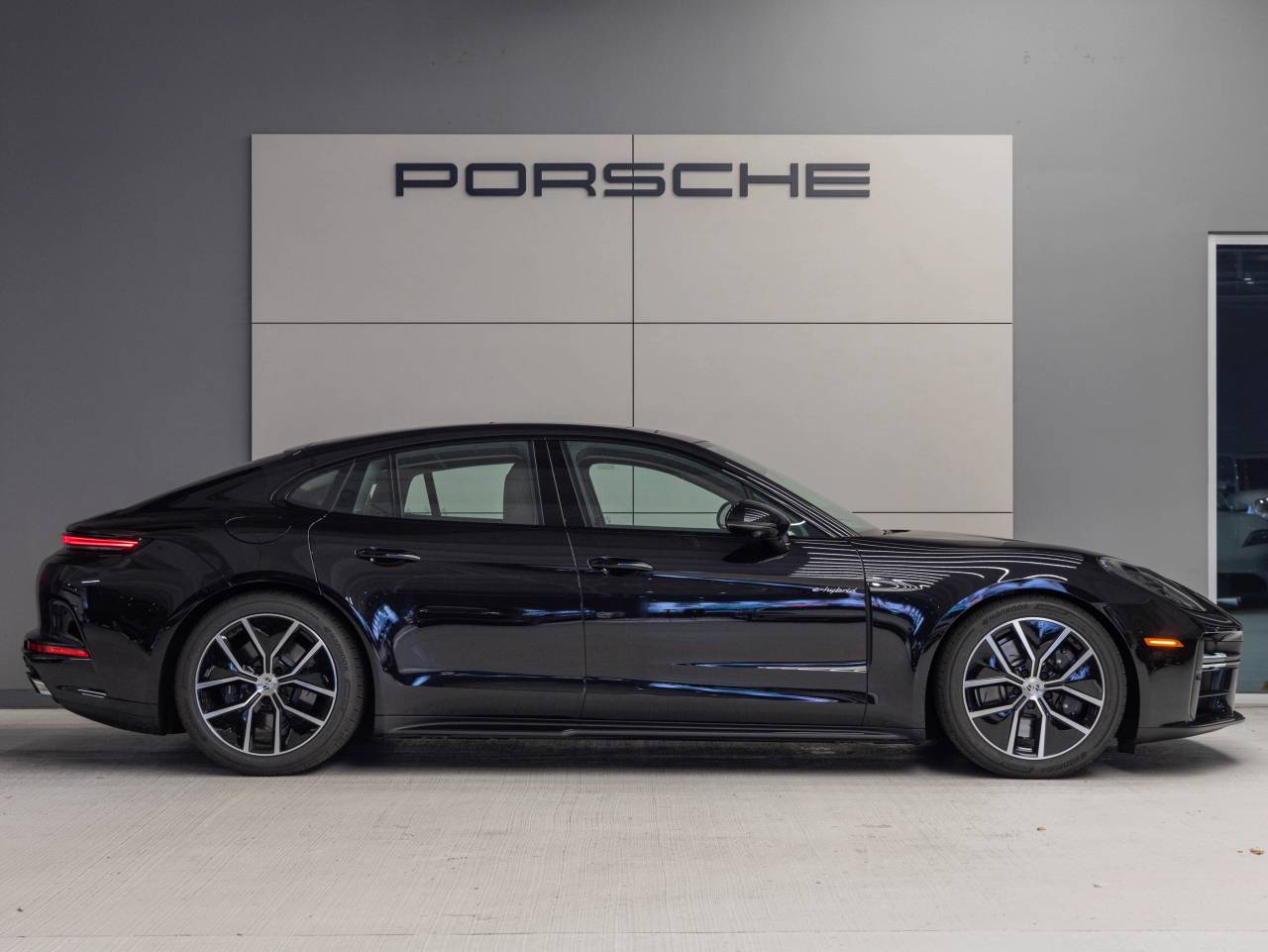 2026 Porsche Panamera Panamera 4 E-Hybrid
