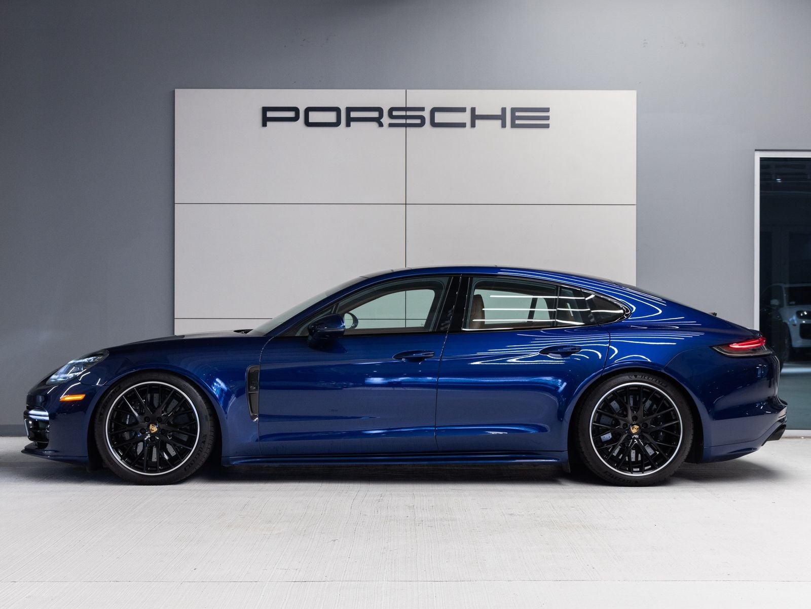 2022 Porsche Panamera Turbo S