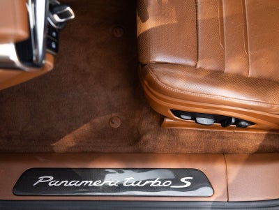 2022 Porsche Panamera Turbo S