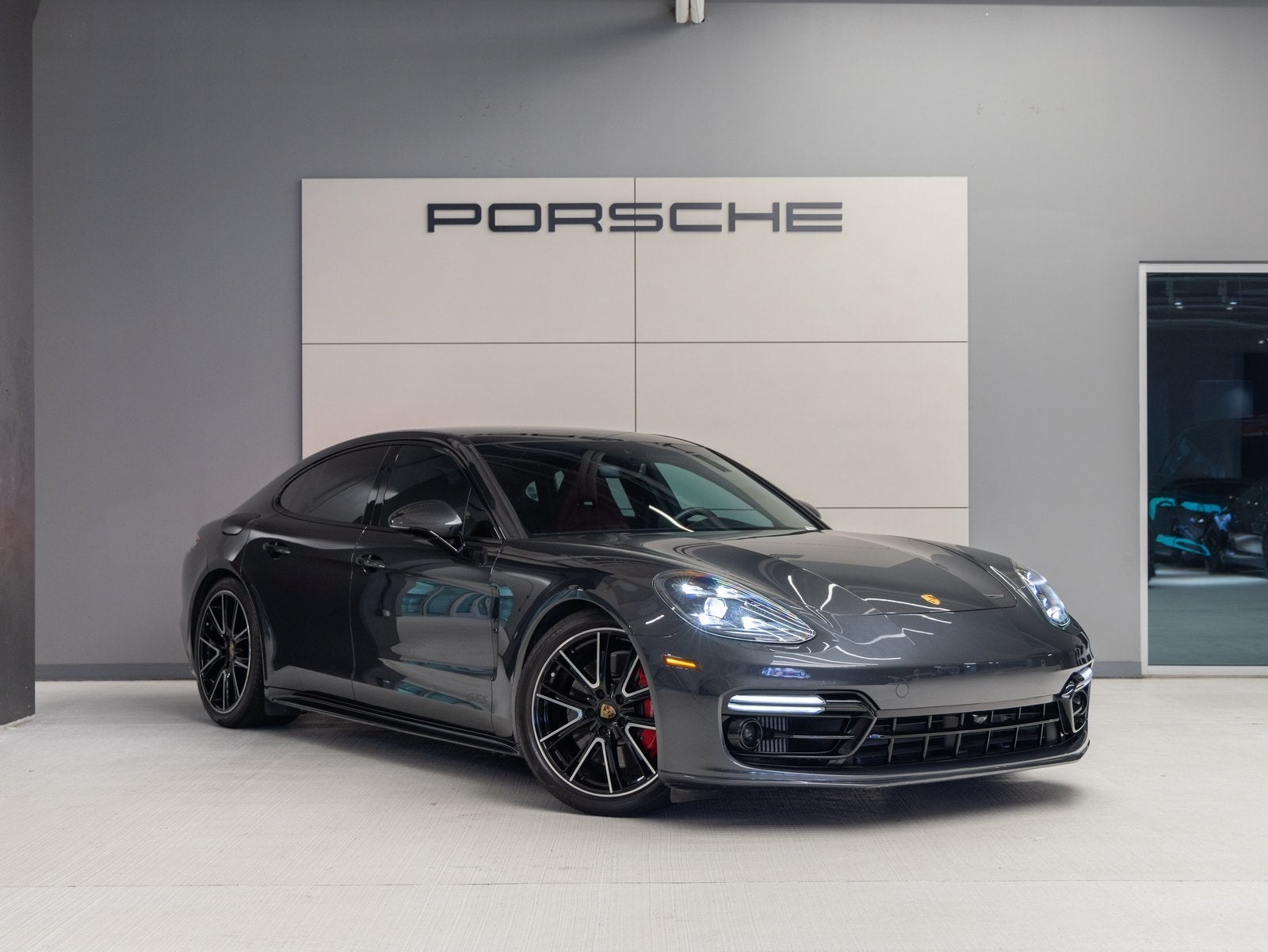 2020 Porsche Panamera GTS