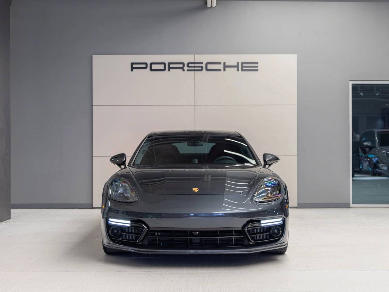 2020 Porsche Panamera Panamera GTS