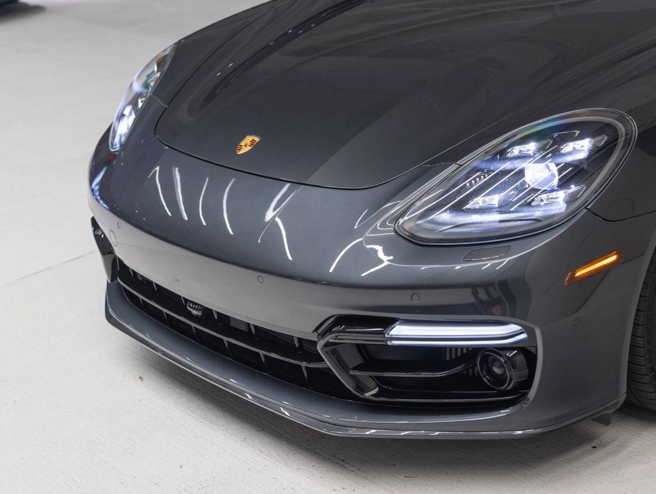 2020 Porsche Panamera Panamera GTS