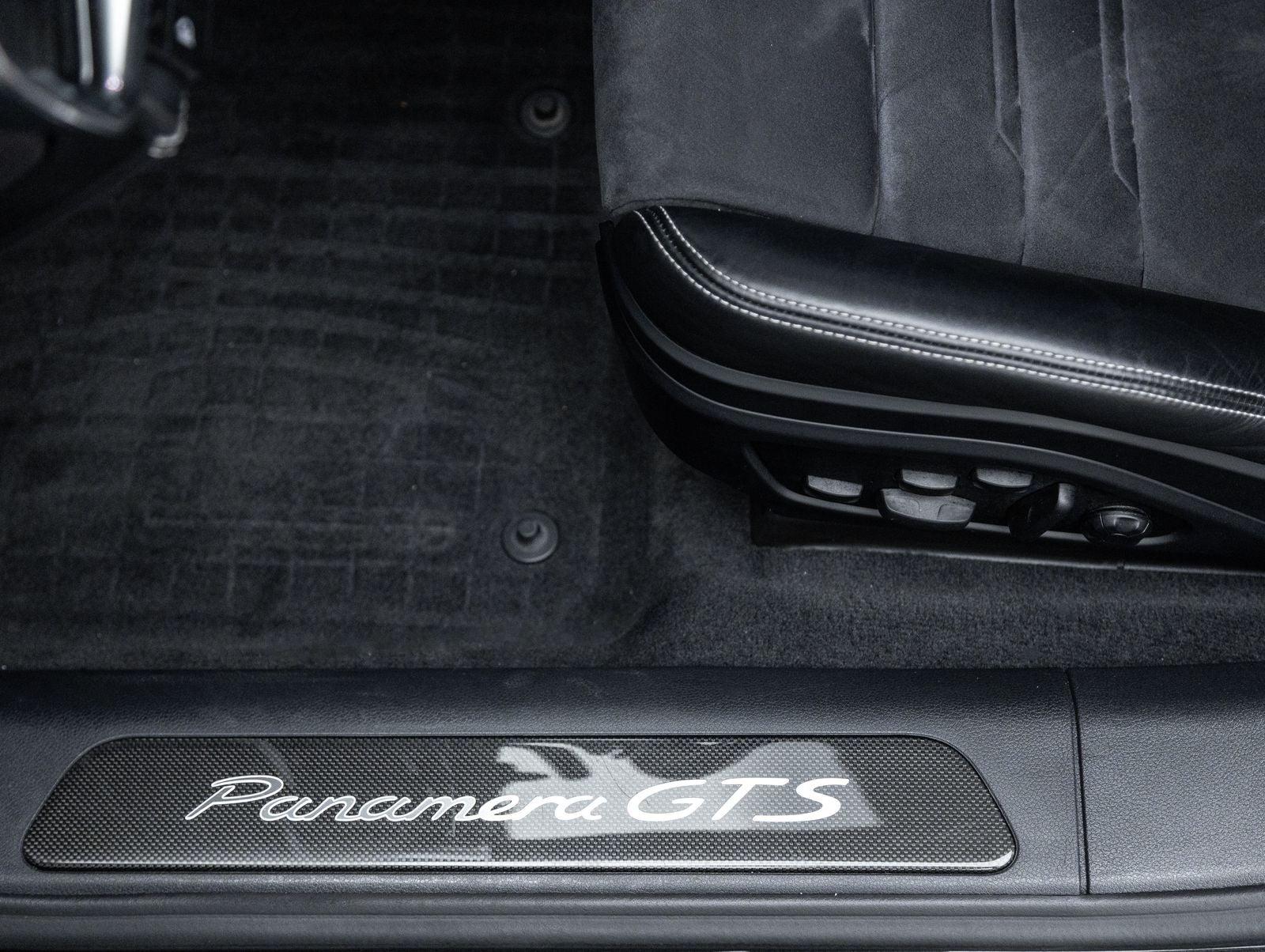 2023 Porsche Panamera GTS