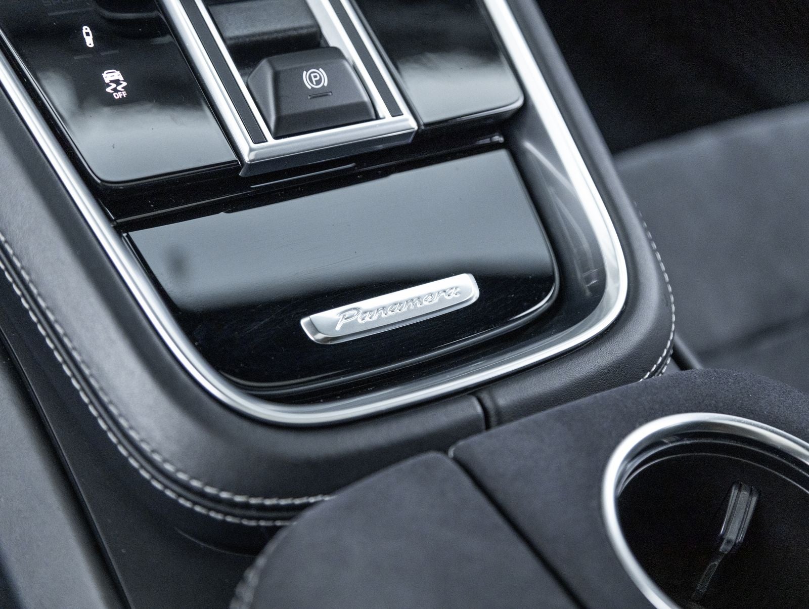 2023 Porsche Panamera GTS