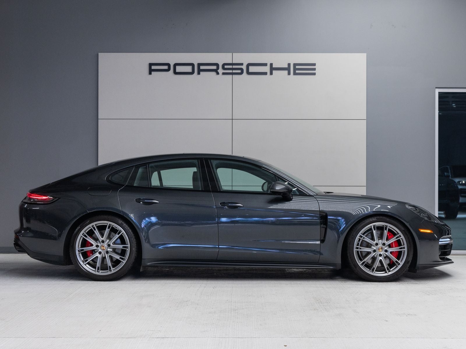 2023 Porsche Panamera GTS