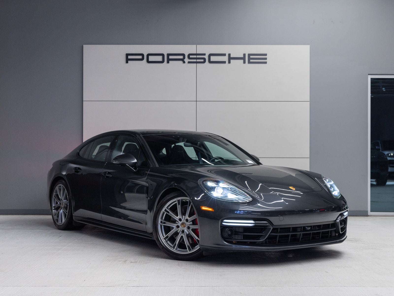 2023 Porsche Panamera GTS