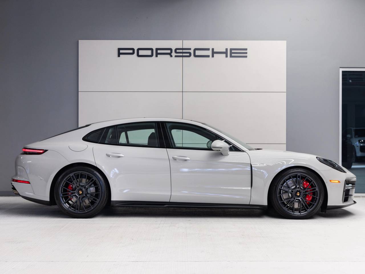 2026 Porsche Panamera Panamera GTS