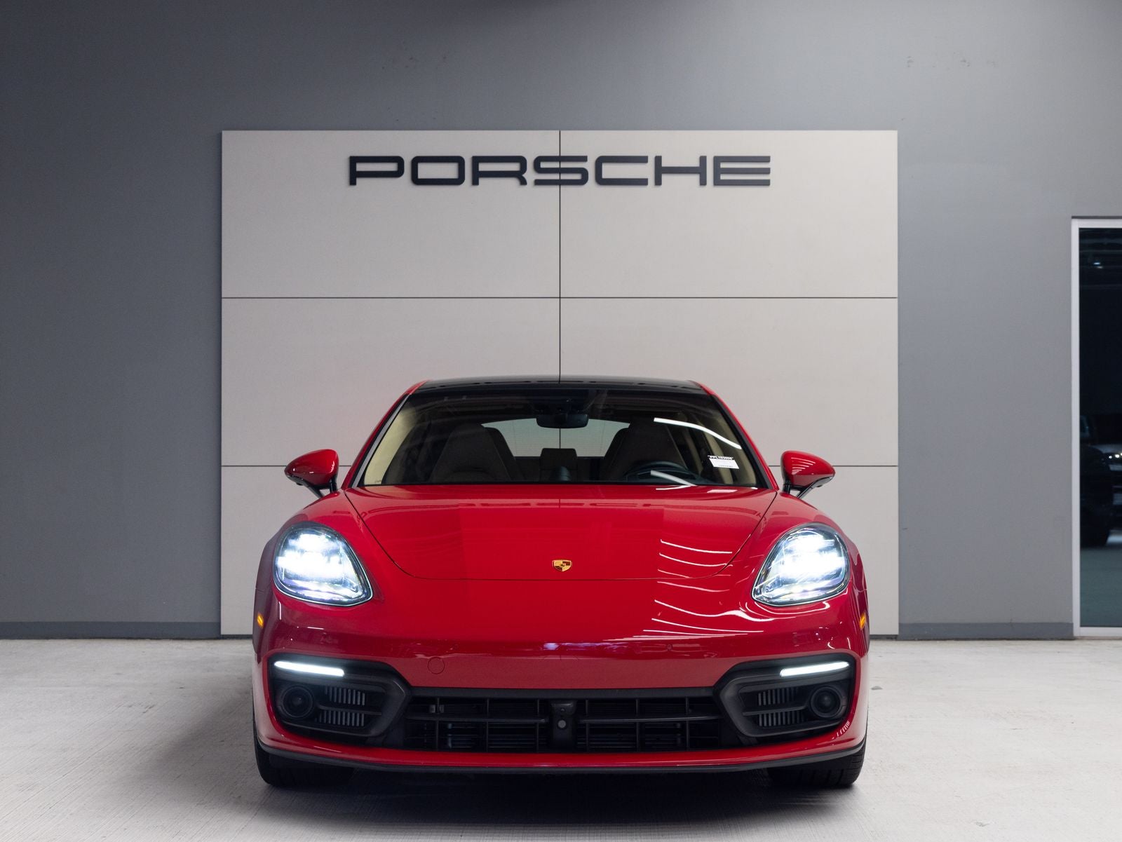 2023 Porsche Panamera 4 Platinum Edition