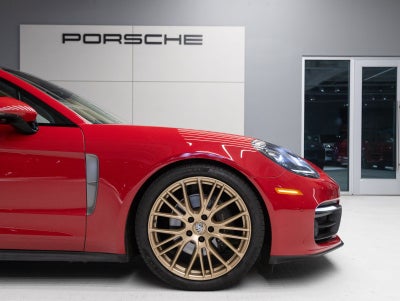2023 Porsche Panamera 4 Platinum Edition