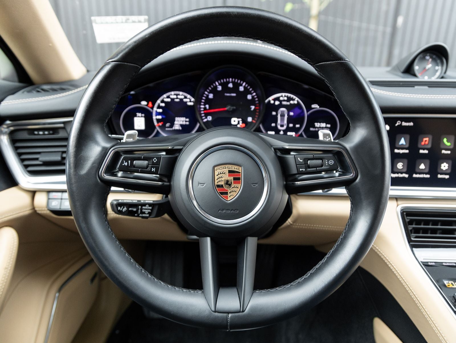 2023 Porsche Panamera 4 Platinum Edition