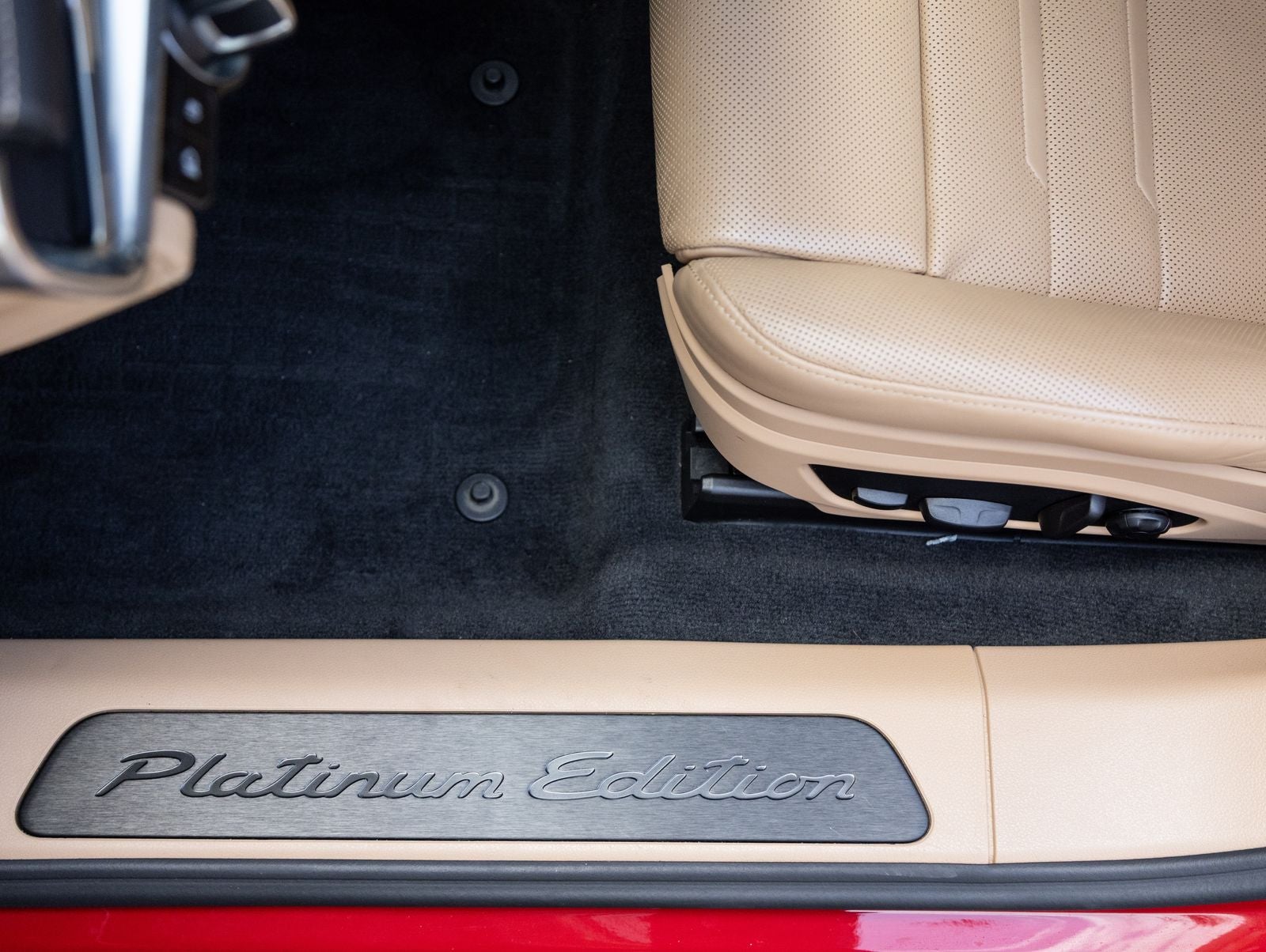 2023 Porsche Panamera 4 Platinum Edition