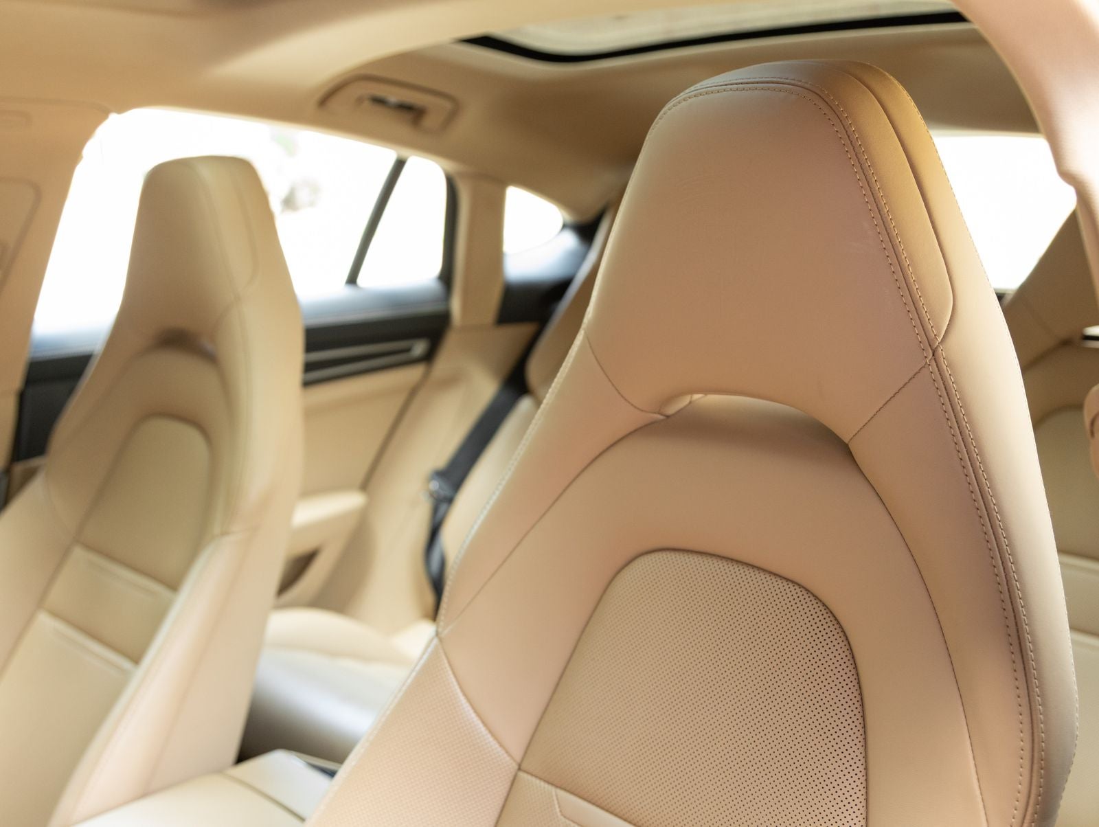 2023 Porsche Panamera 4 Platinum Edition