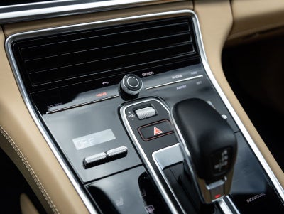 2023 Porsche Panamera 4 Platinum Edition