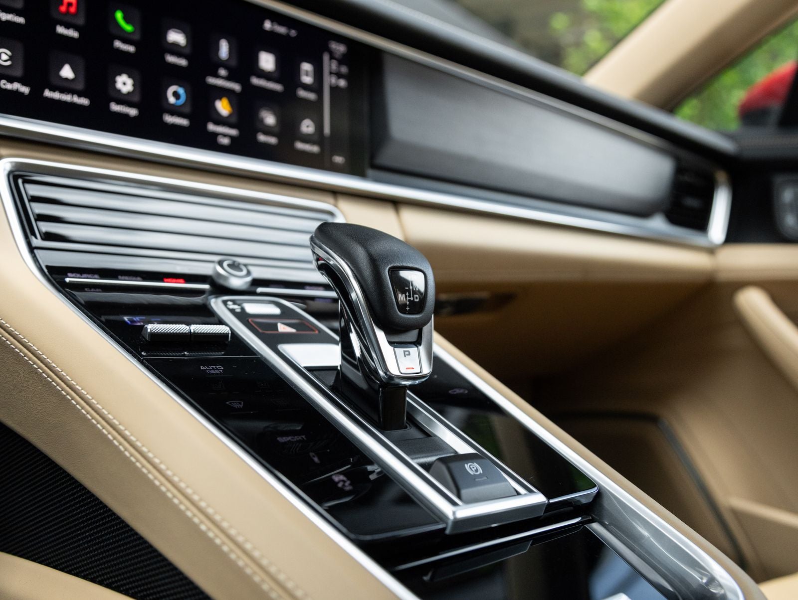 2023 Porsche Panamera 4 Platinum Edition