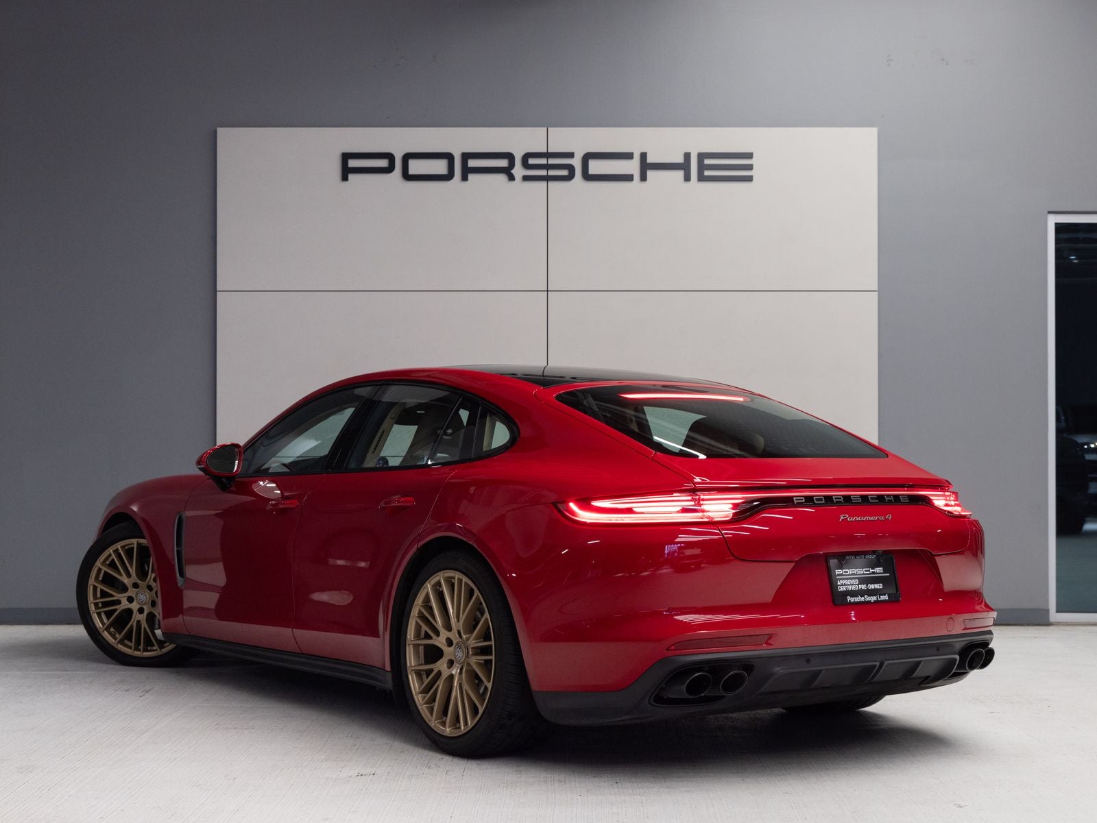 2023 Porsche Panamera 4 Platinum Edition