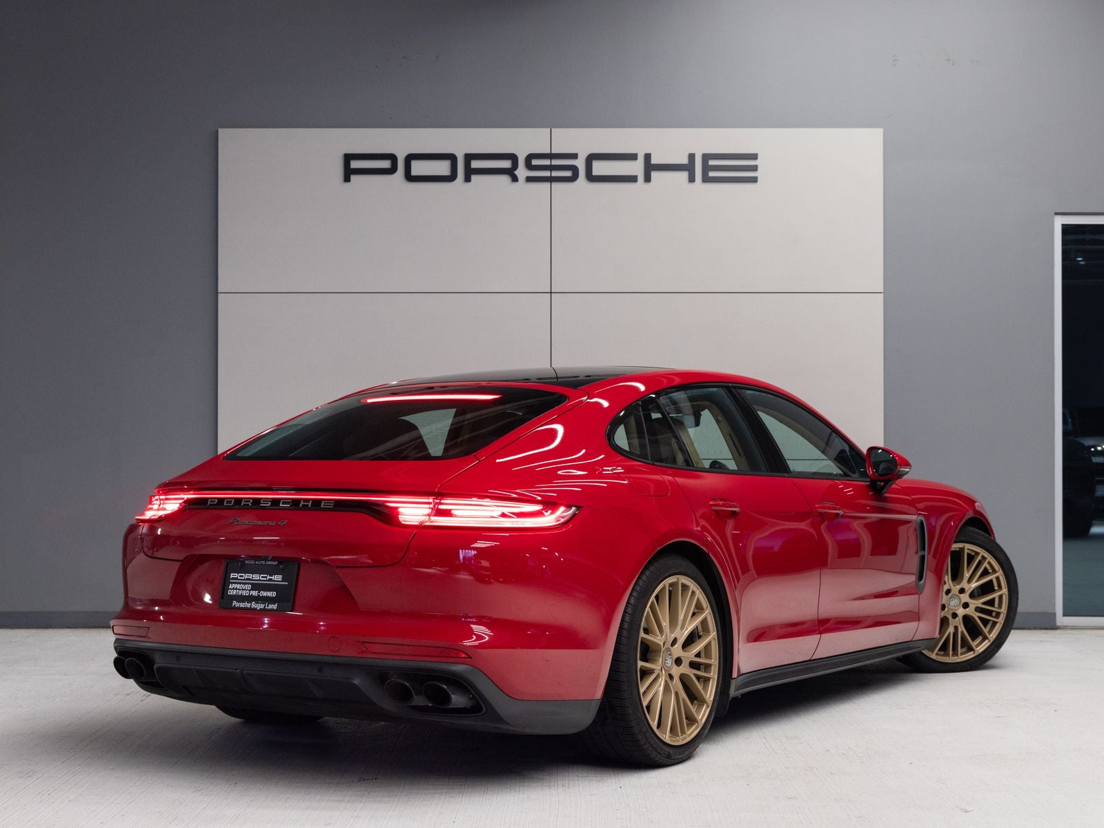 2023 Porsche Panamera 4 Platinum Edition