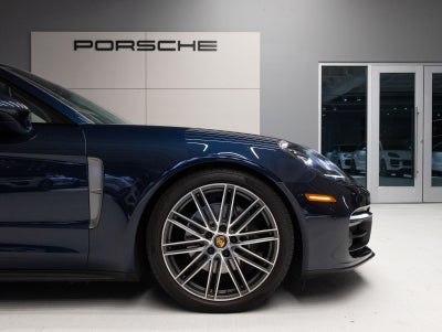 2023 Porsche Panamera 4 Platinum Edition