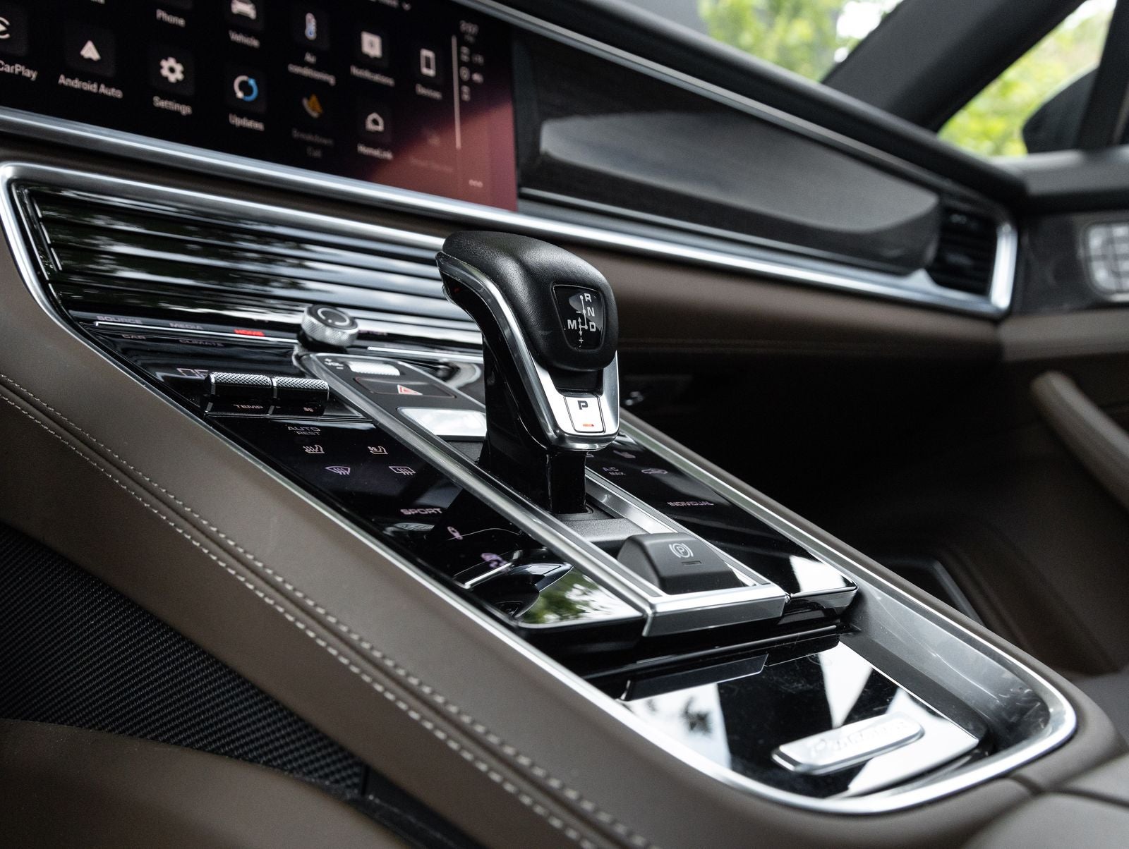 2023 Porsche Panamera 4 Platinum Edition