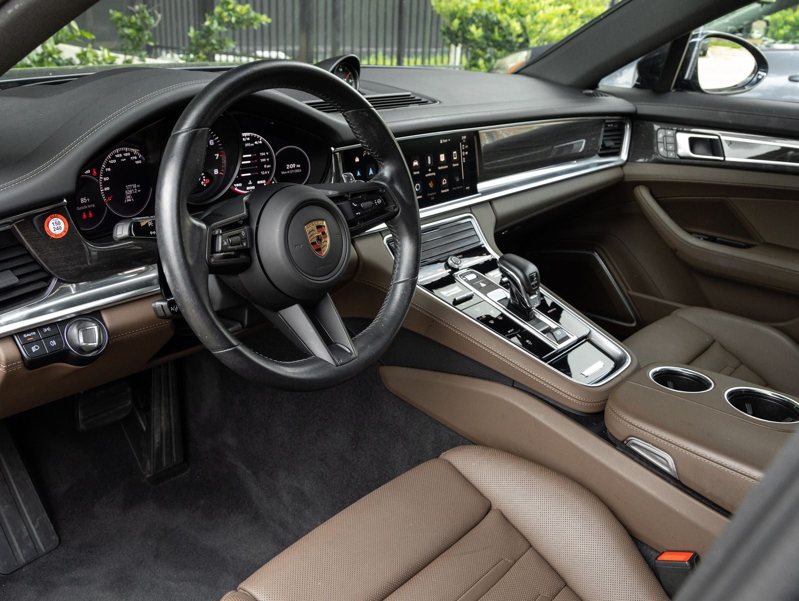 2023 Porsche Panamera 4 Platinum Edition