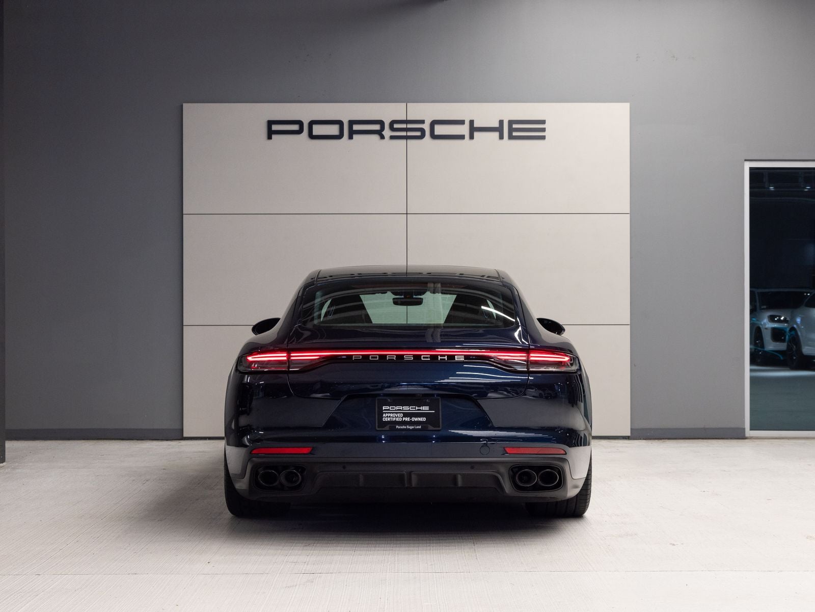 2023 Porsche Panamera 4 Platinum Edition