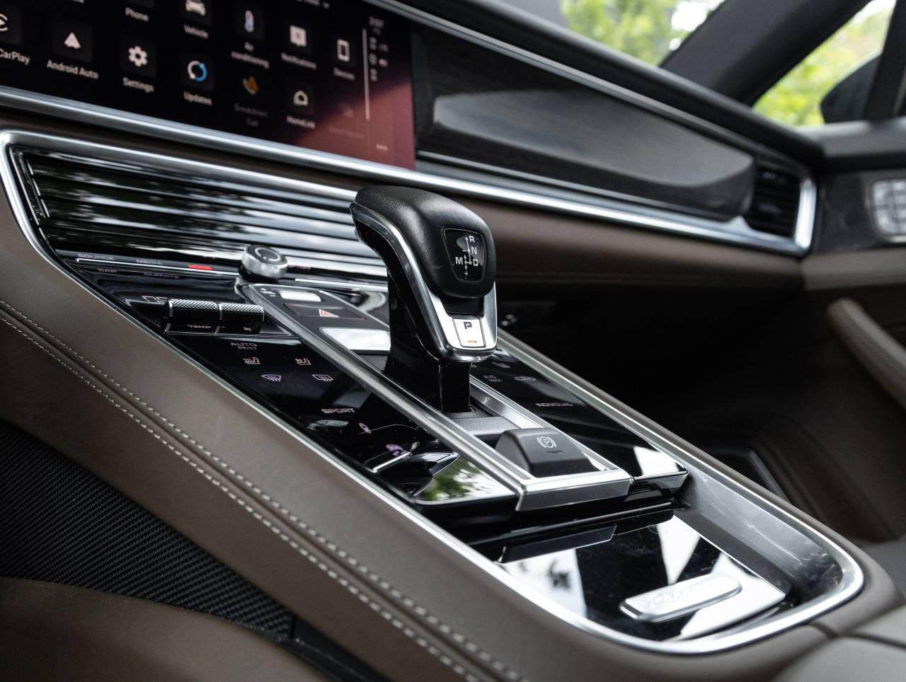 2023 Porsche Panamera 4 Platinum Edition